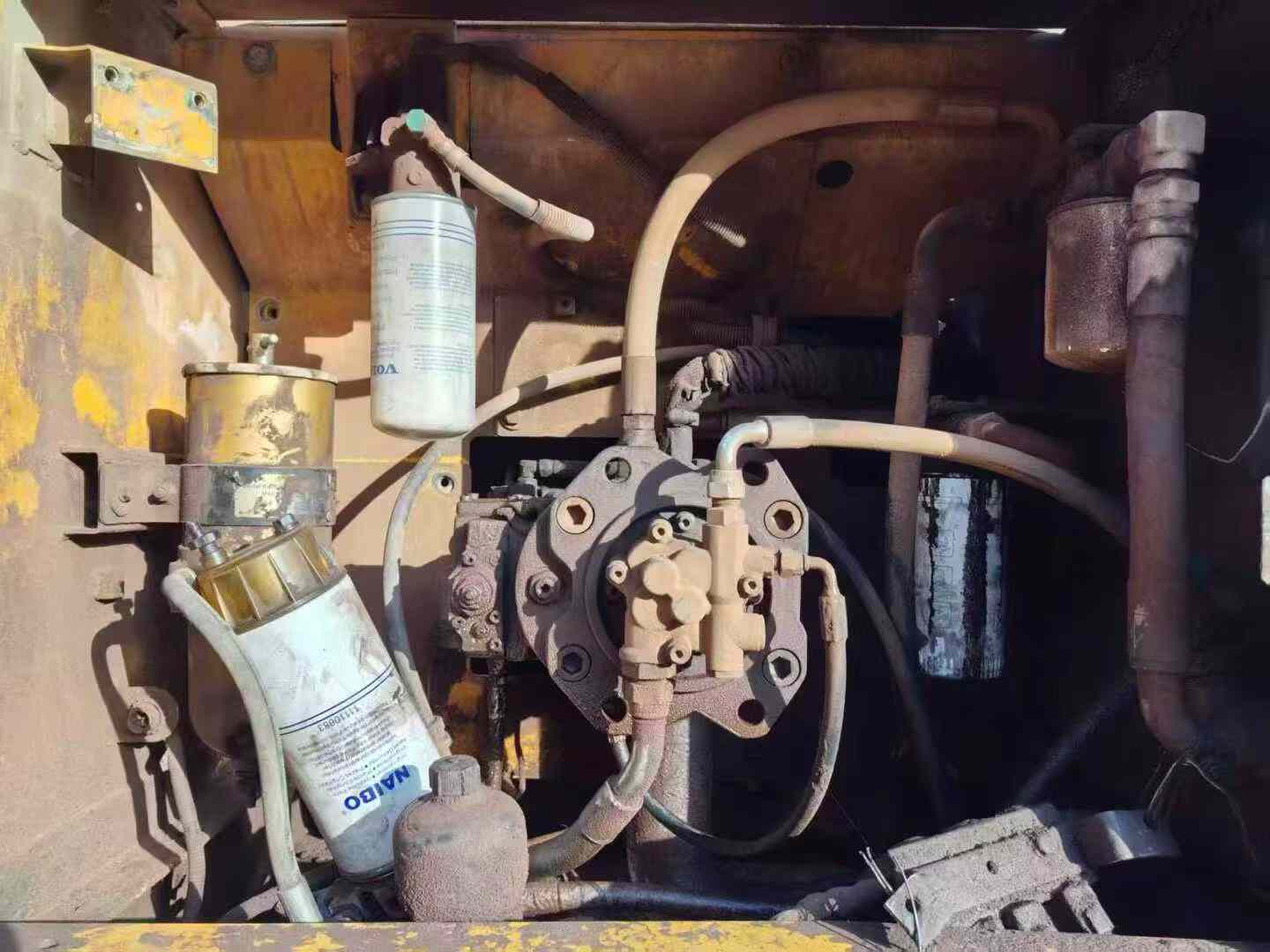 Used Volvo EW210C Excavator 2013 Model / 3