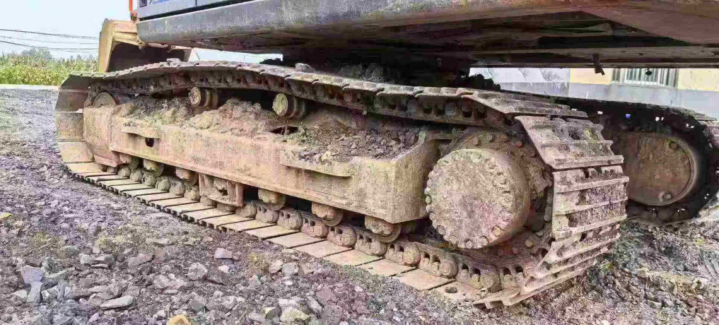 Used Volvo EC200 Excavator 2021 Model / 8