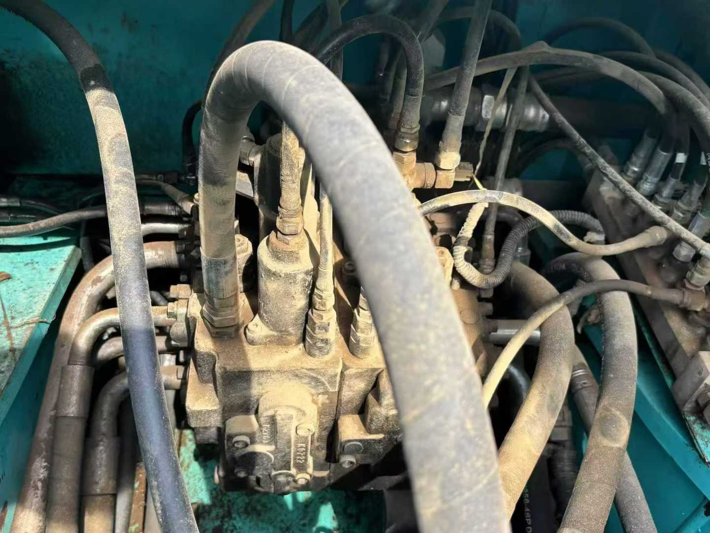 Used Kobelco SK210 Excavator 2010 Model / 8