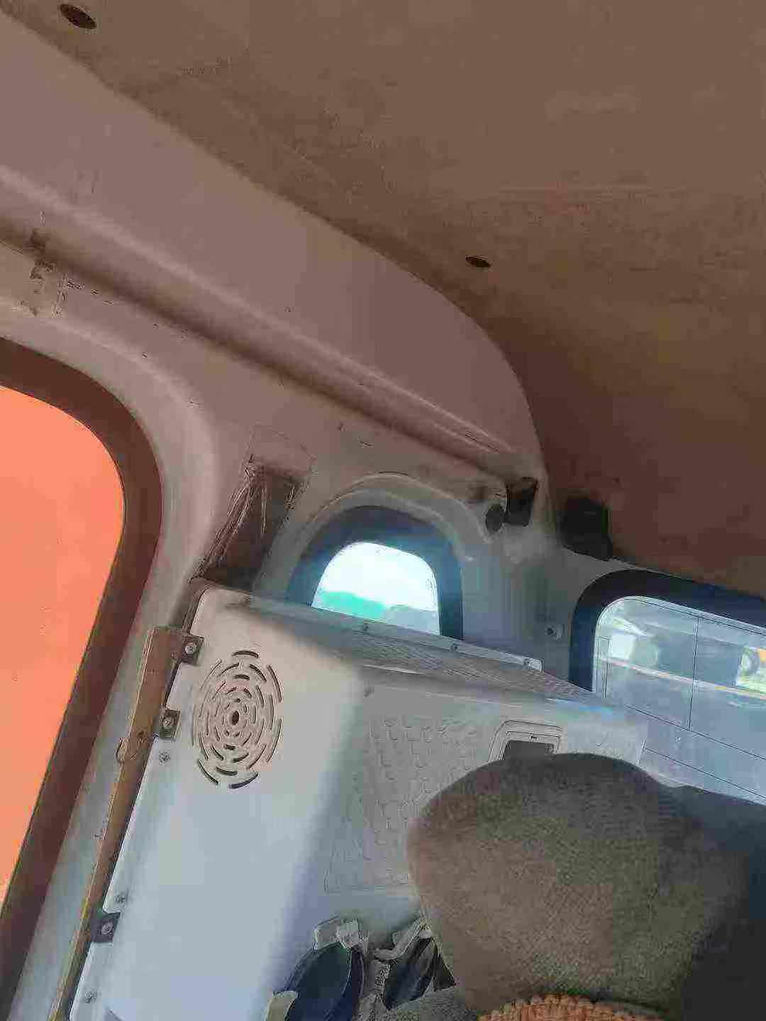 Used Doosan DH70 Excavator 2012 Model / 8