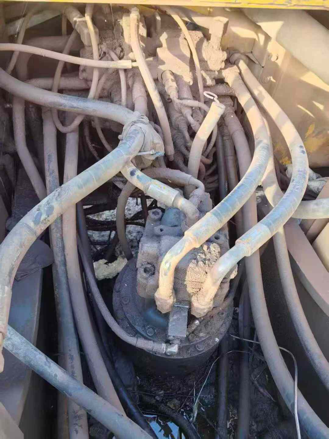 Used Volvo EW210C Excavator 2013 Model / 6