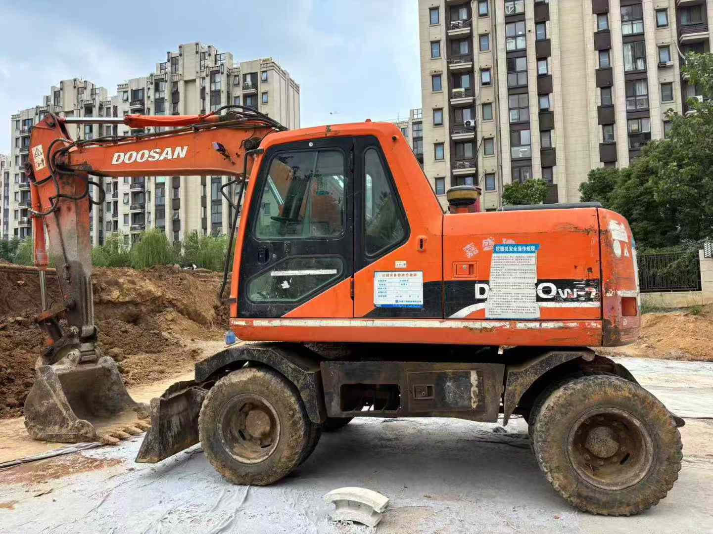 Used Doosan DX15 Excavator 2016 Model / 2