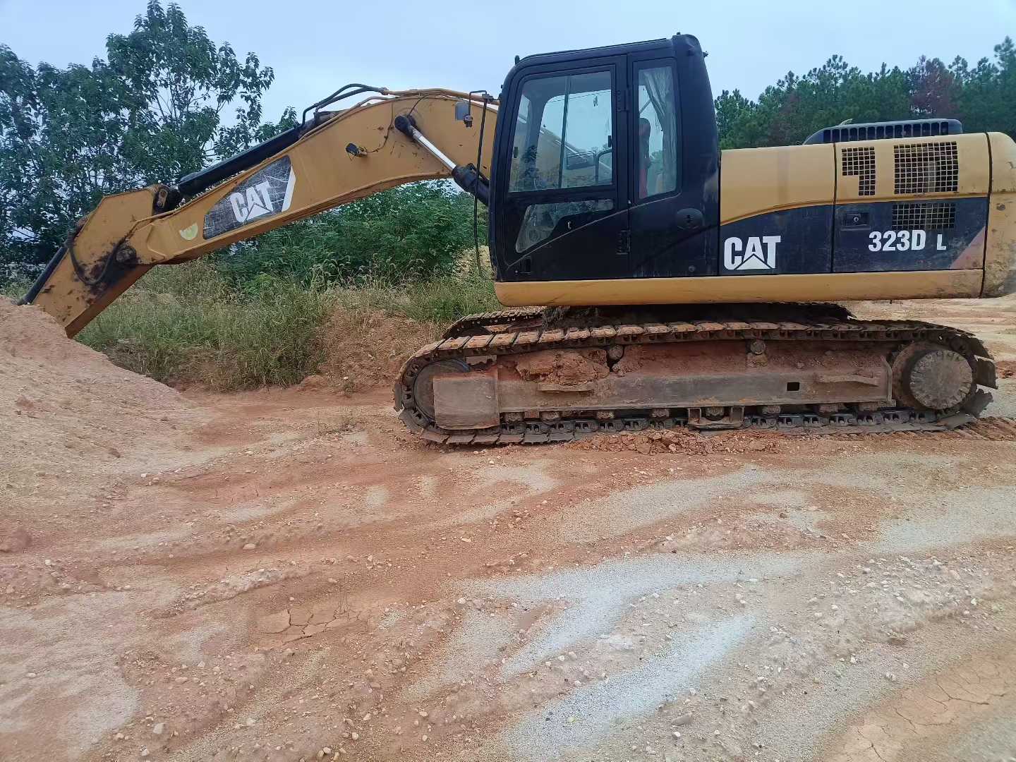 Used Caterpillar 323 Excavator 2012 Model