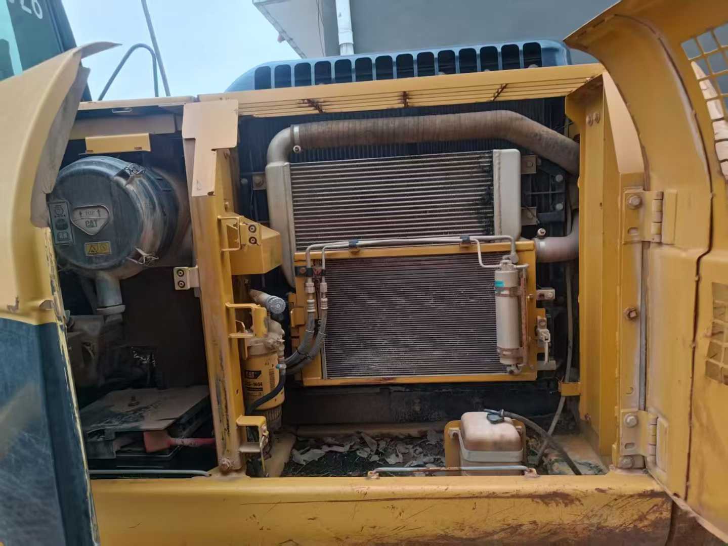 Used Caterpillar 323 Excavator 2011 Model / 6