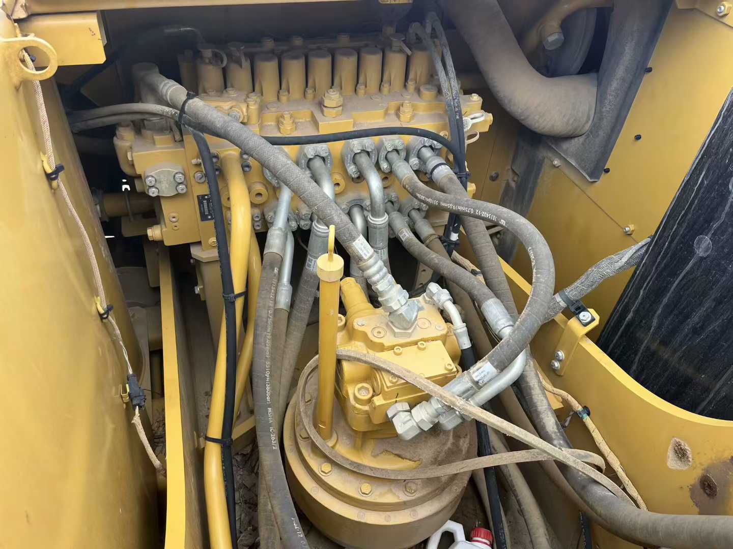 Used Caterpillar 323 Excavator 2021 Model / 5