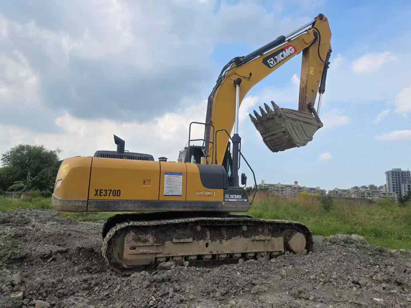 Used XCMG XE370D Excavator 2022 Model / 8