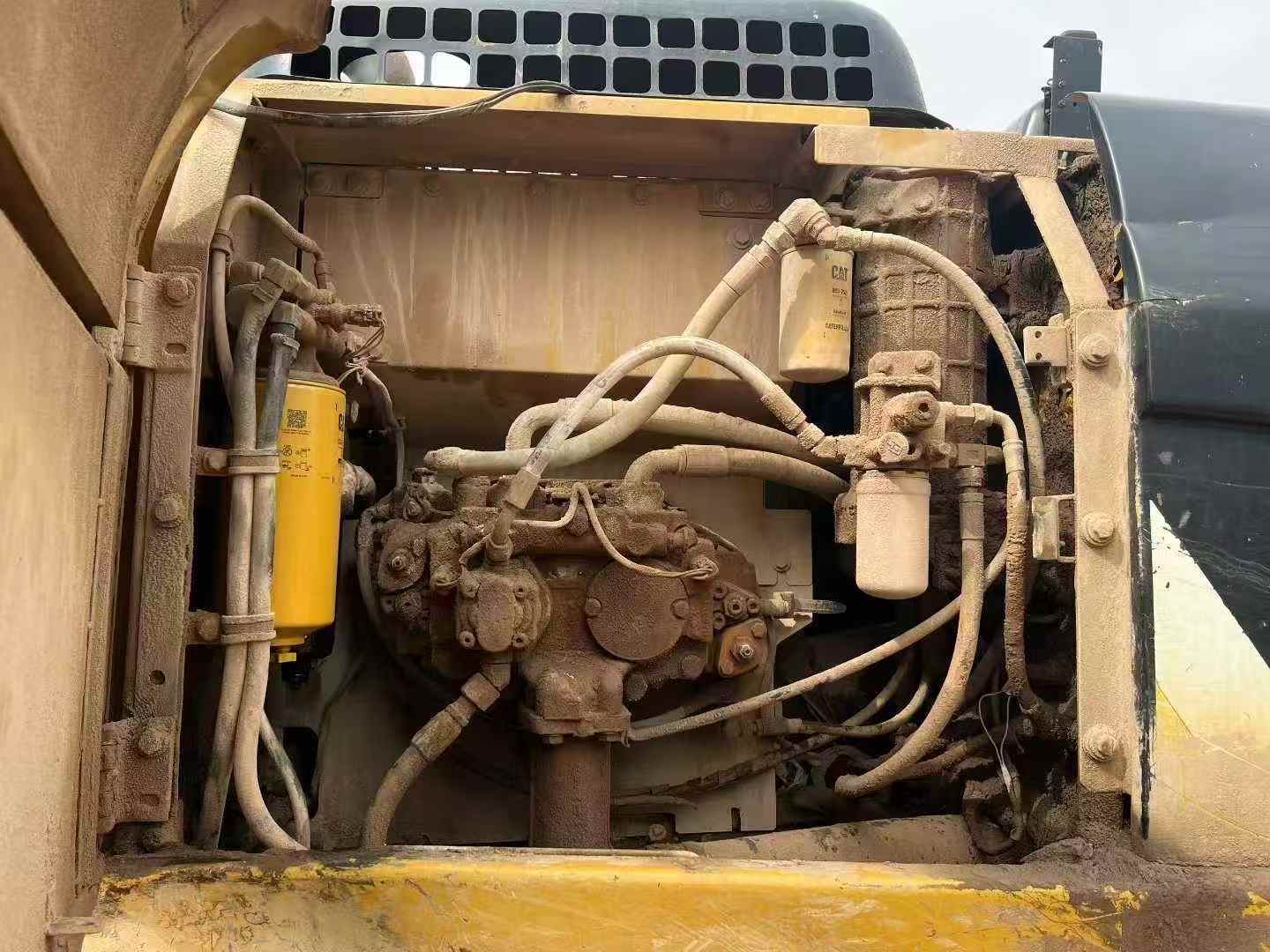Used Caterpillar 323 Excavator 2017 Model / 6