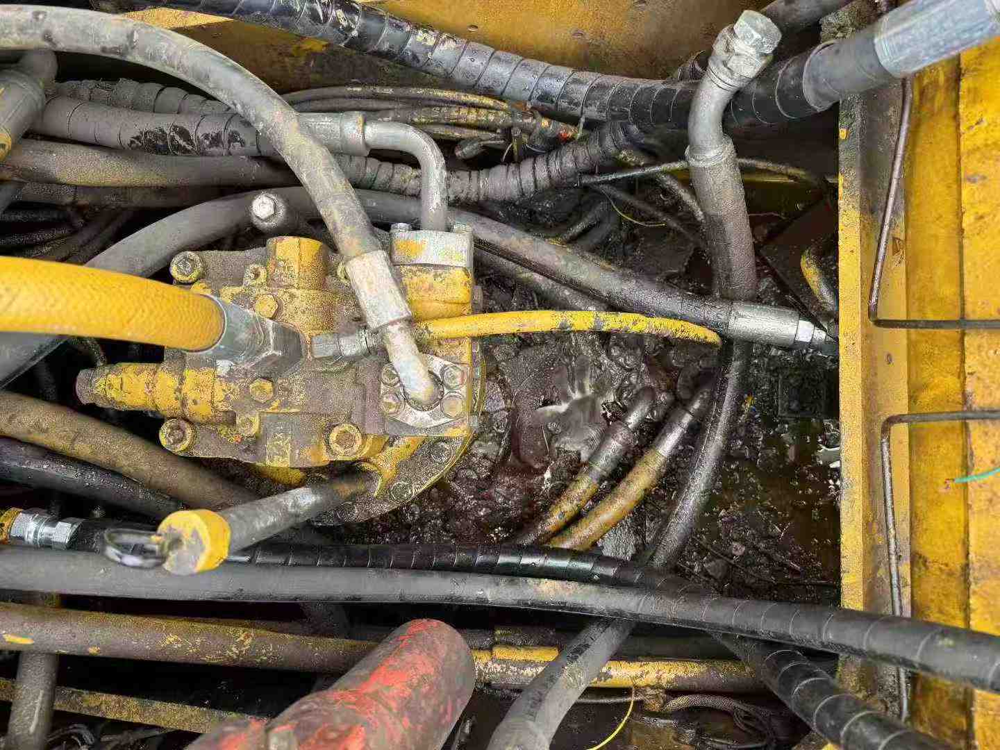 Used Caterpillar CT20 Excavator 2012 Model / 3