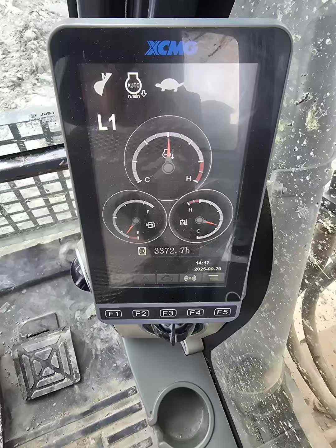 Used XCMG XE370D Excavator 2022 Model / 4