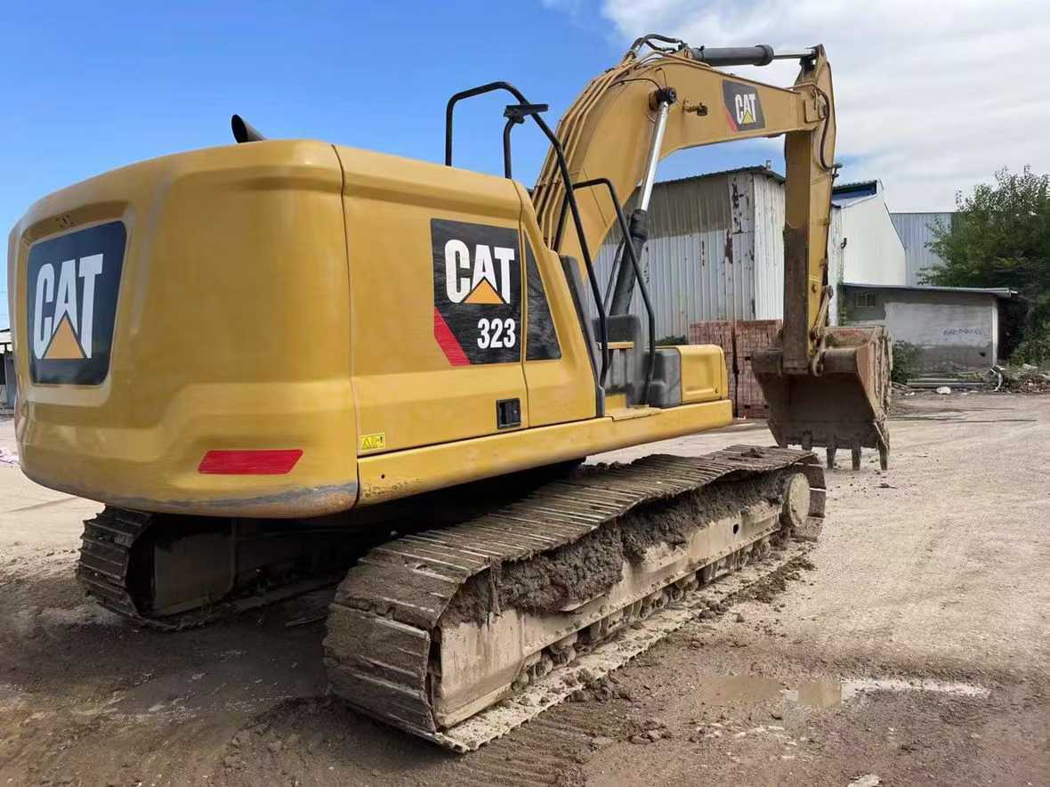Used Caterpillar 323 Excavator 2018 Model / 3