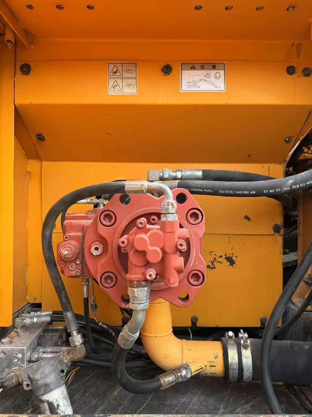 Used Hyundai R215-7 Excavator 2012 Model / 4