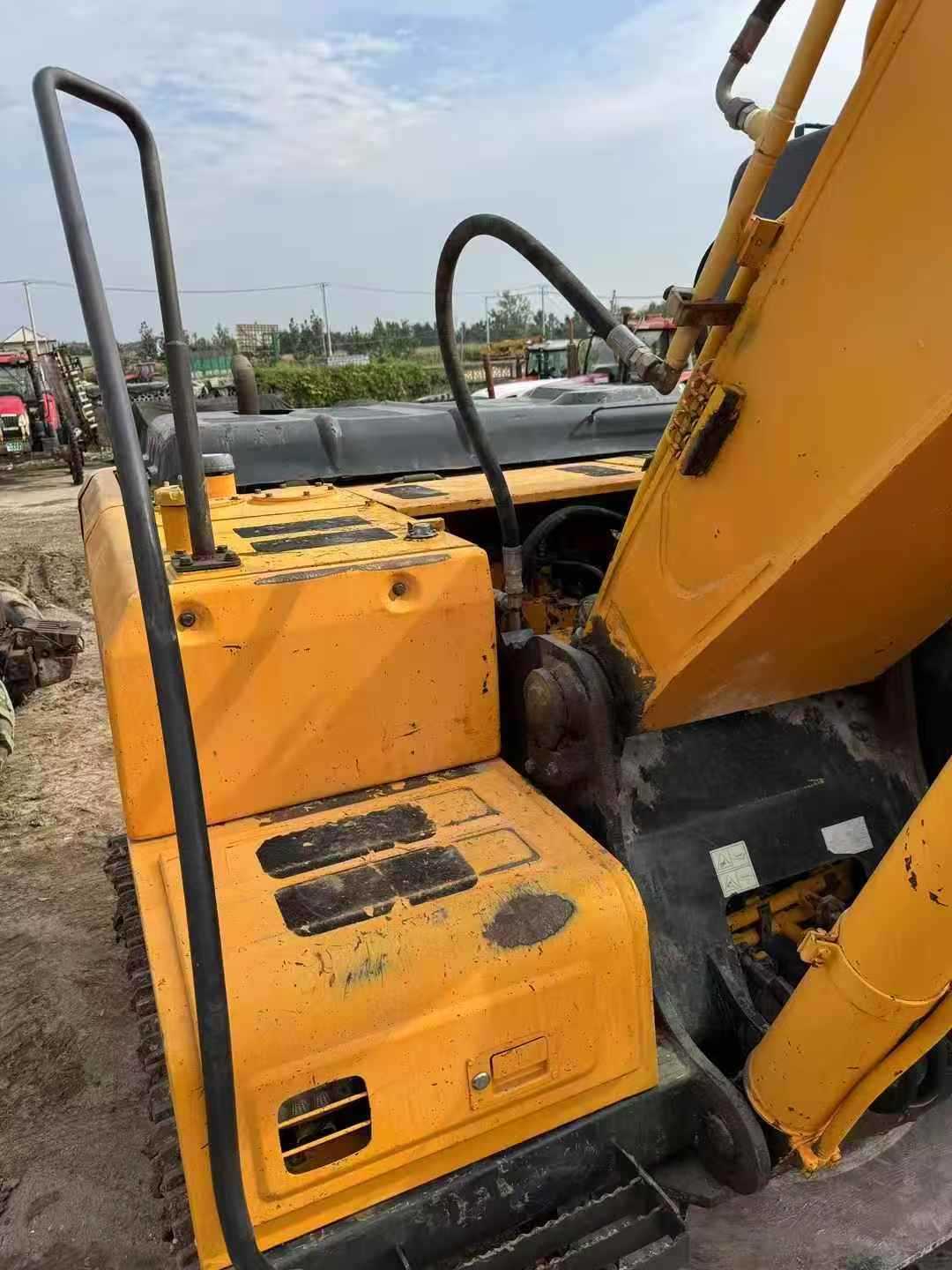 Used Hyundai R215-7 Excavator 2012 Model / 6