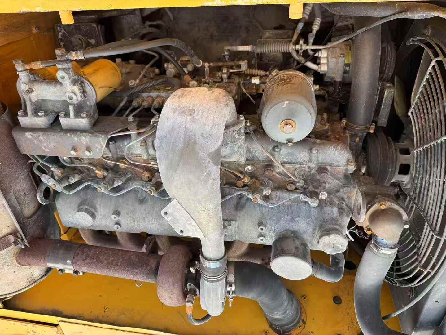 Used Hyundai R215-7 Excavator 2012 Model / 3