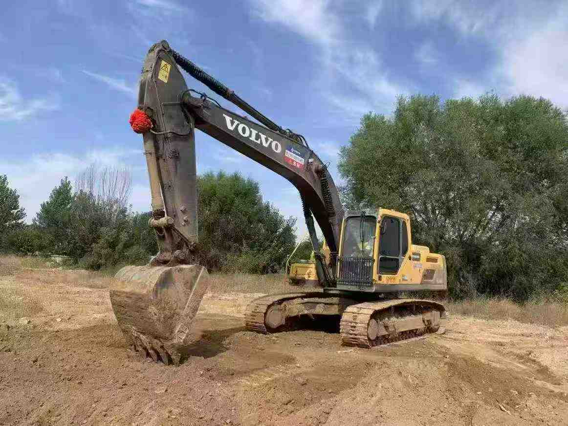 Used Volvo EC240 Excavator 2016 Model