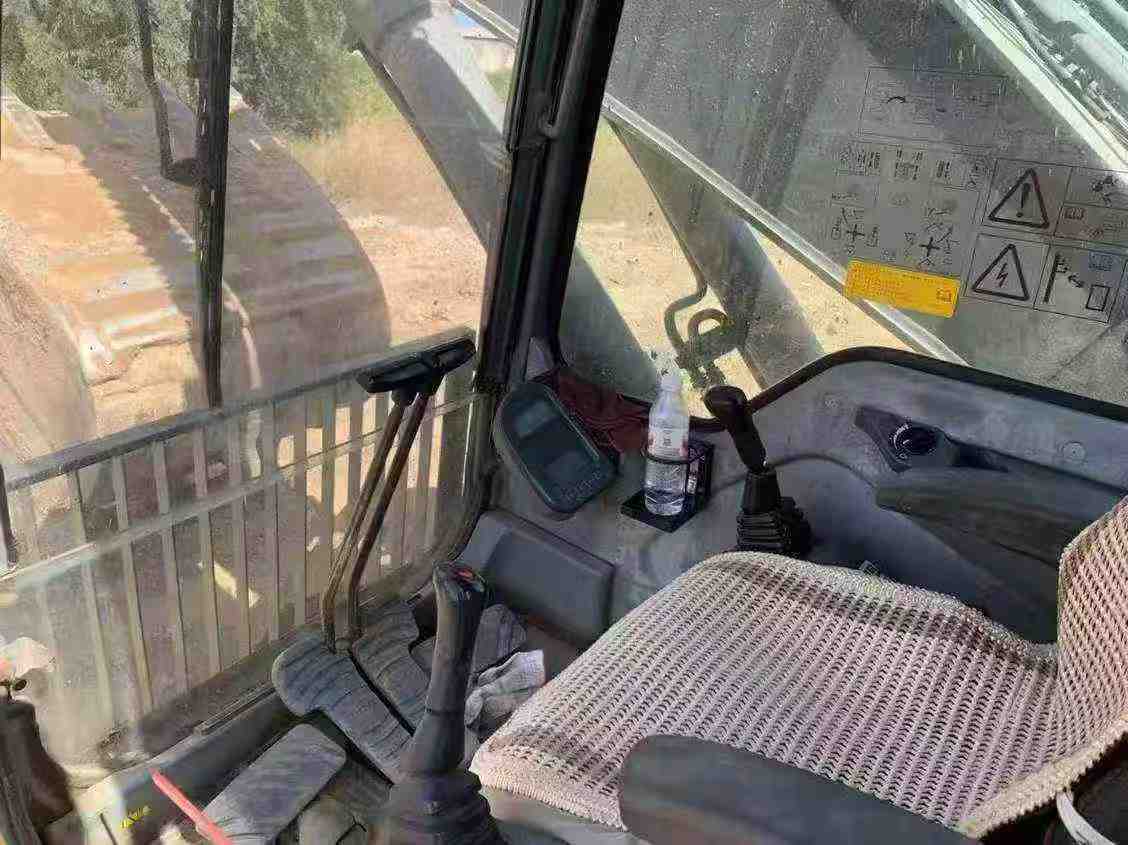 Used Volvo EC240 Excavator 2016 Model / 6