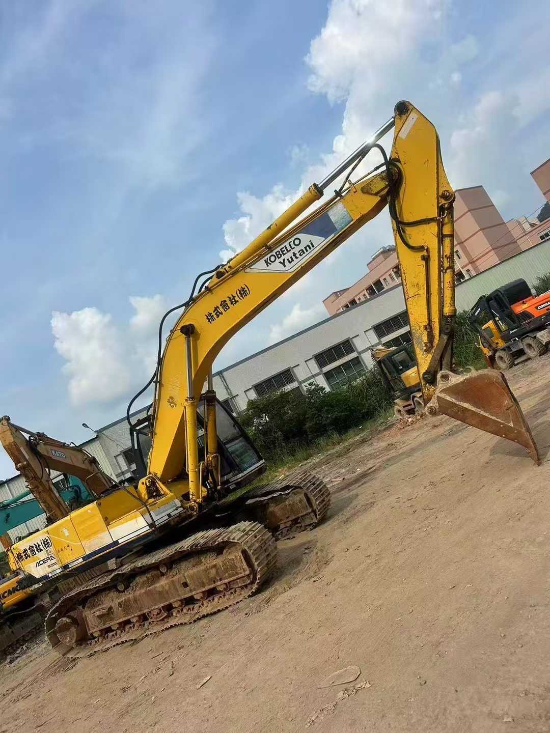 Used Kobelco SK200-3 Excavator 2016 Model / 3