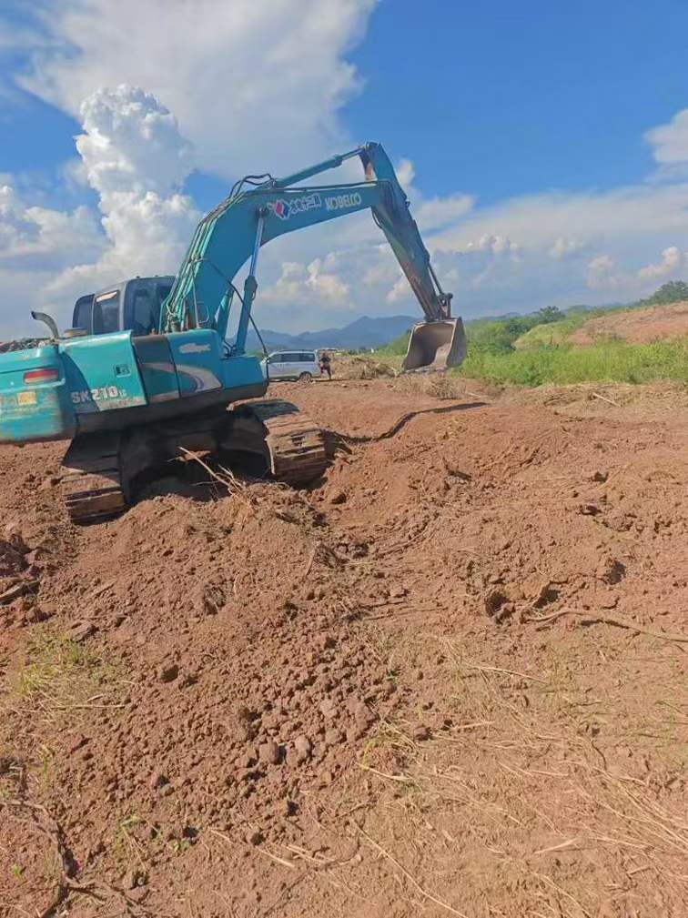 Used Kobelco SK210 Excavator 2016 Model / 2