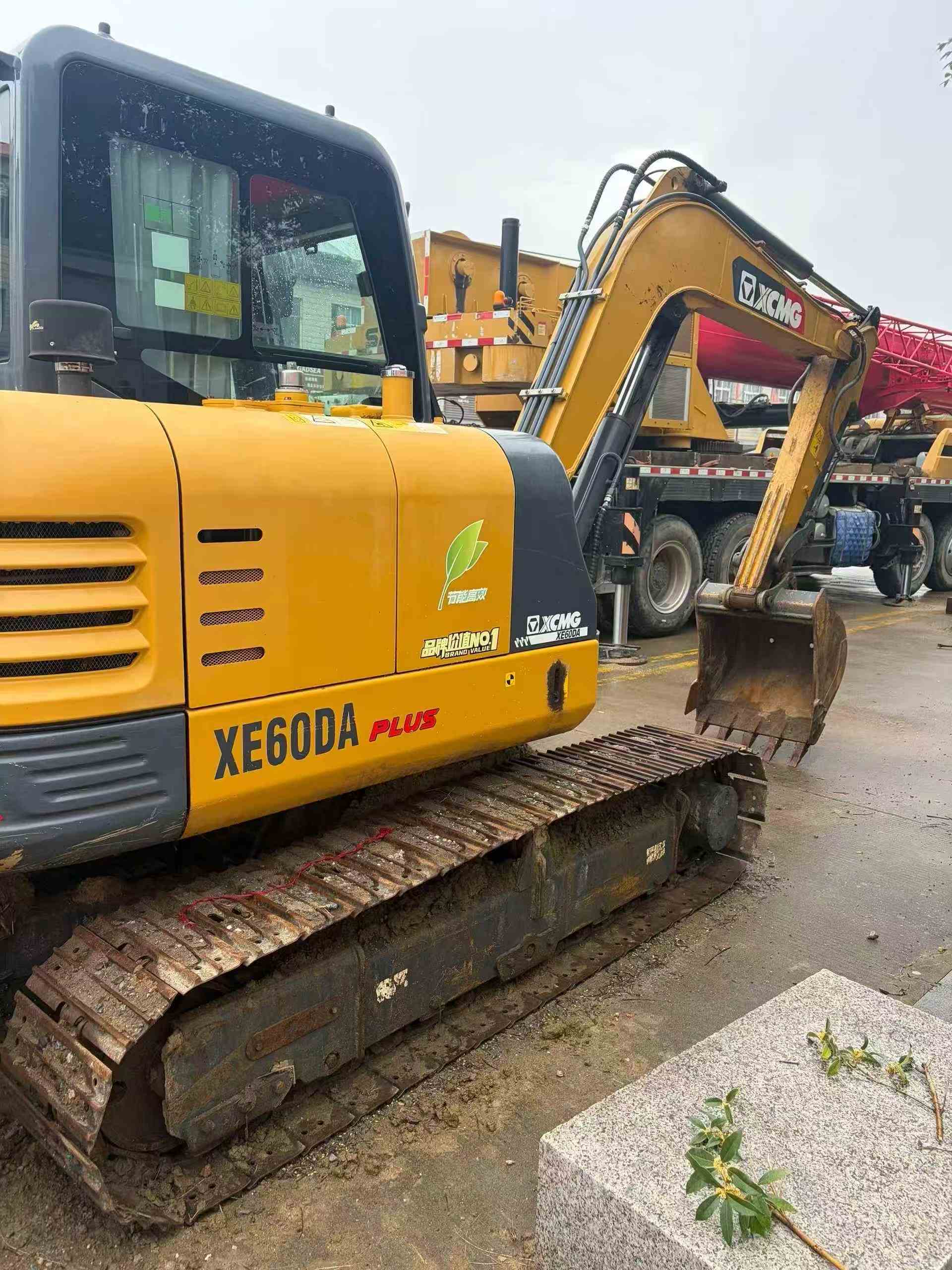 Used XCMG XE60 Excavator 2023 Model / 3
