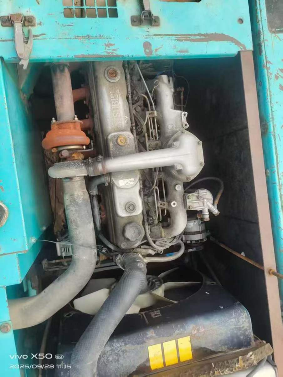 Used Kobelco SK200-6 Excavator 2016 Model / 4