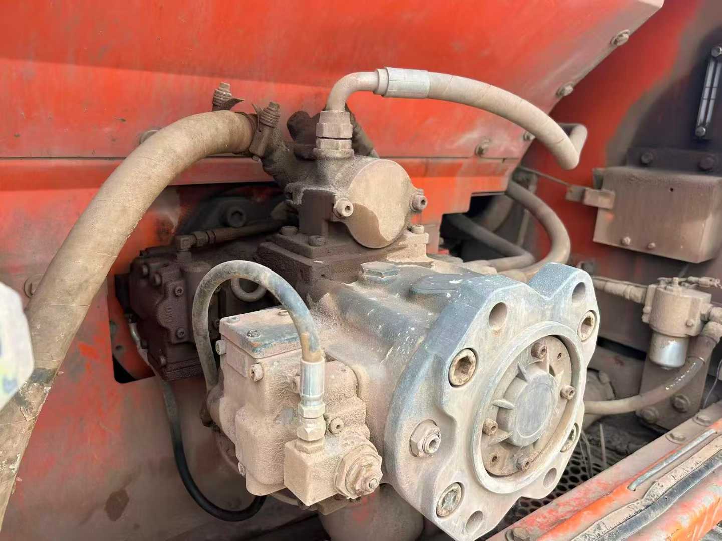 Used Doosan DH220 Excavator 2015 Model / 6