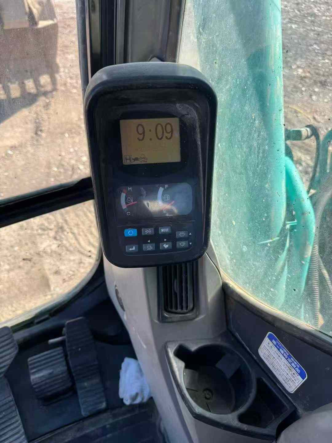 Used Kobelco SK200 Excavator 2016 Model / 9