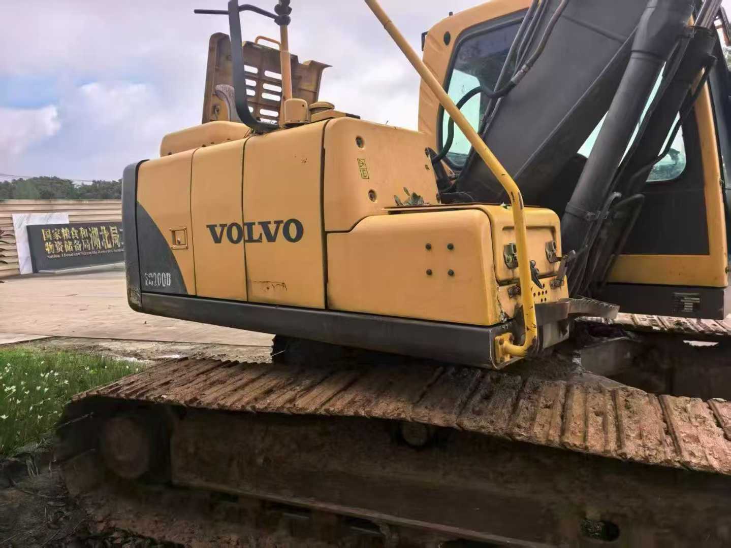 Used Volvo EC140 Excavator 2015 Model / 5