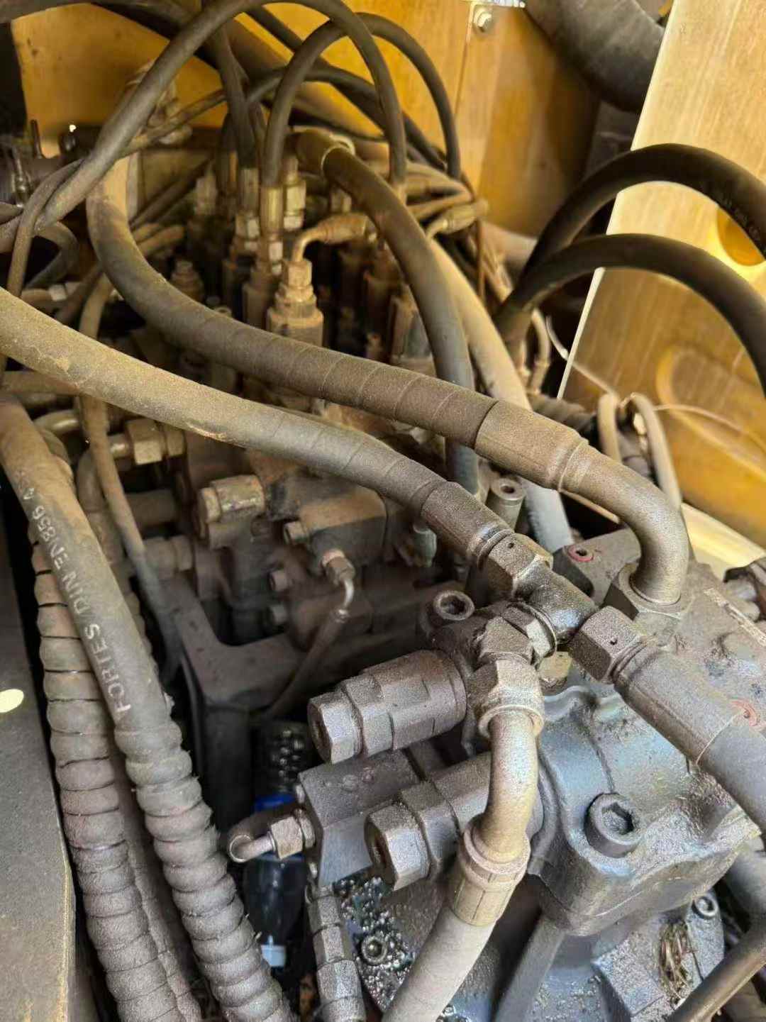 Used XCMG XE135B Excavator 2015 Model / 6