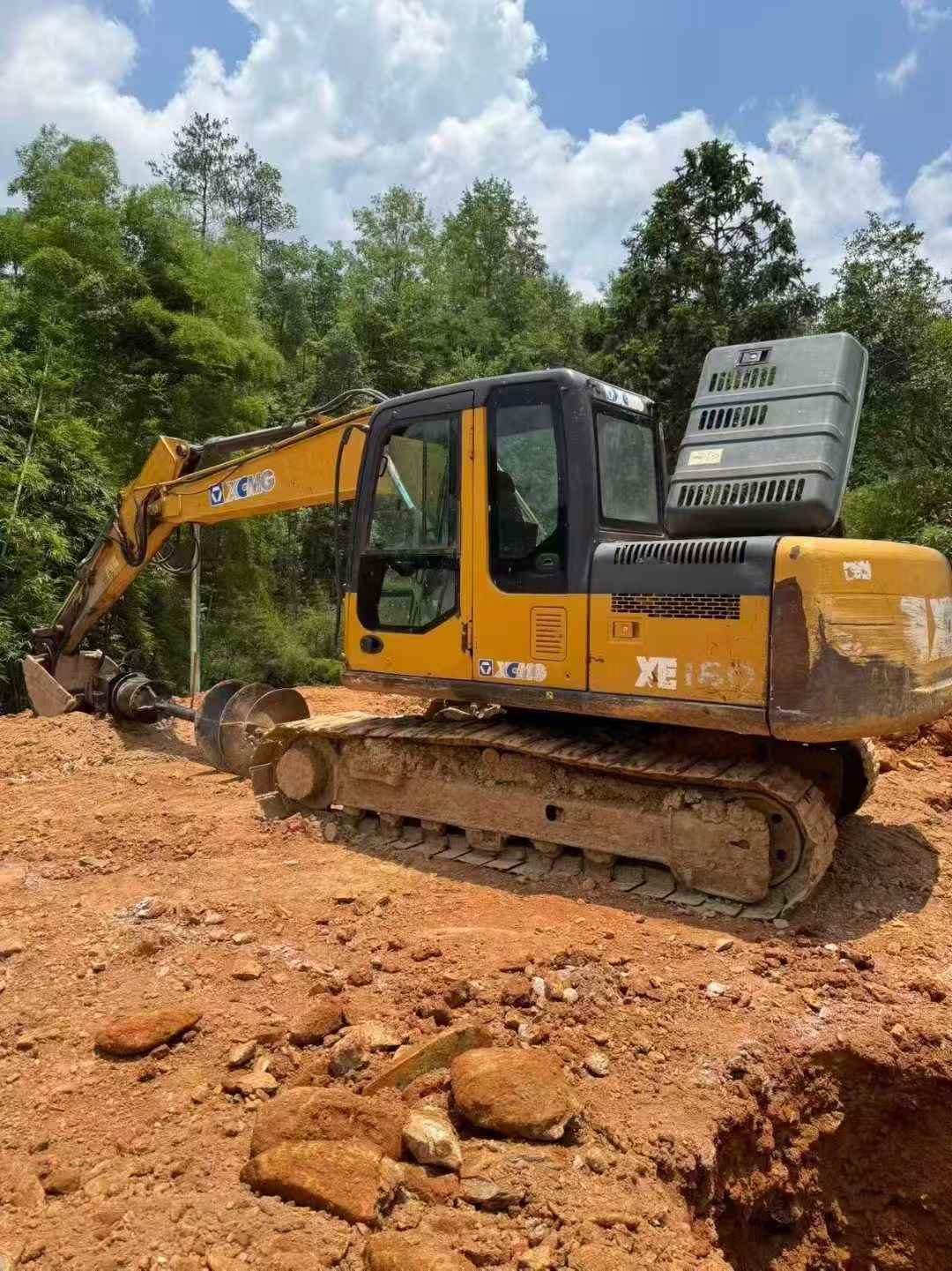 Used XCMG XE135B Excavator 2015 Model / 3