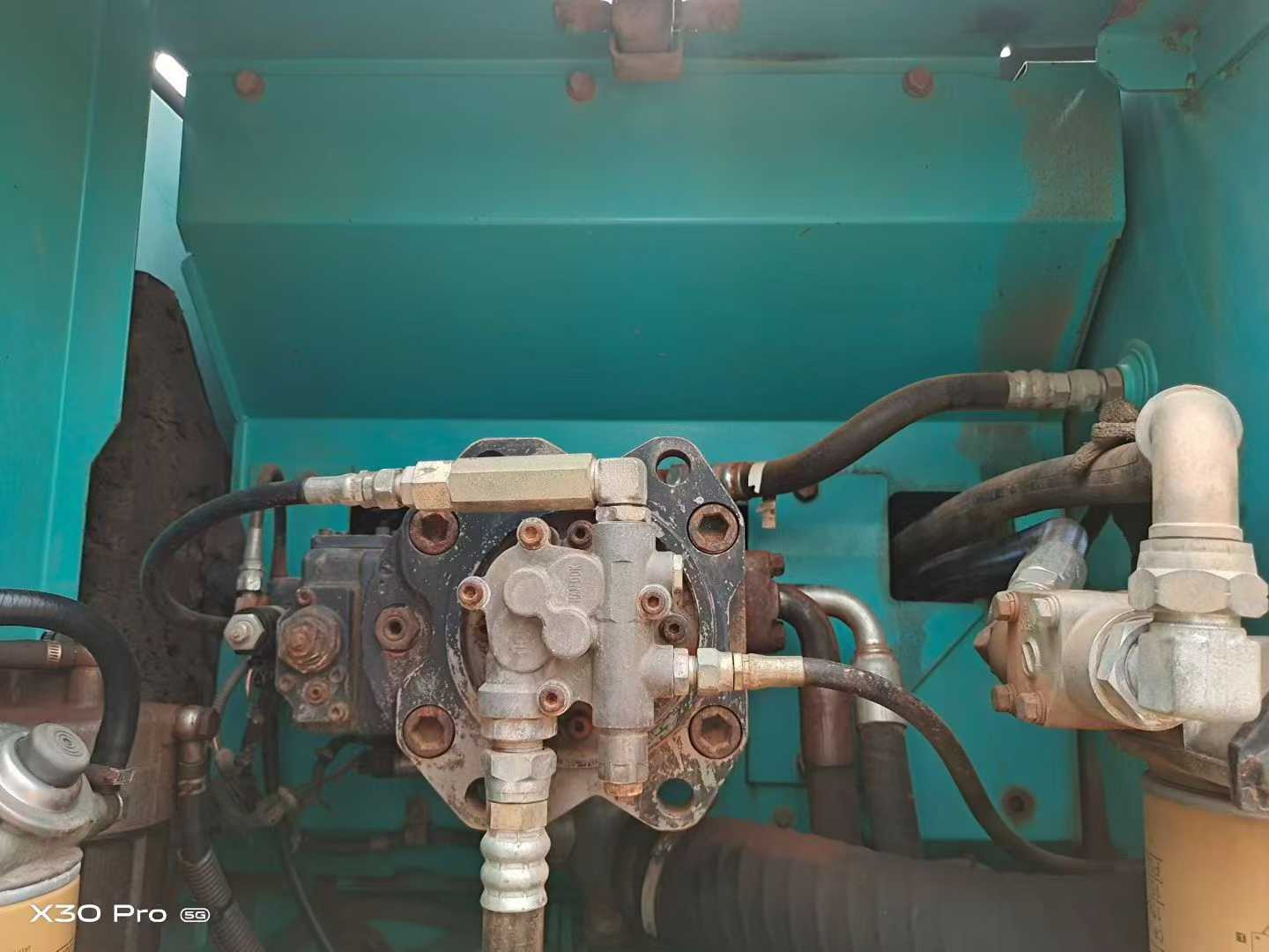 Used Kobelco SK200-11 Excavator 2016 Model / 2