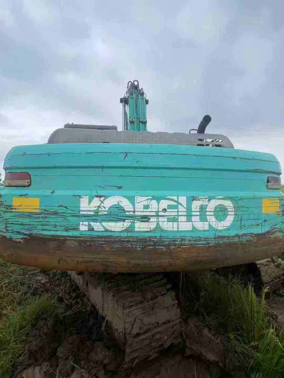 Used Kobelco SK200 Excavator 2016 Model / 3
