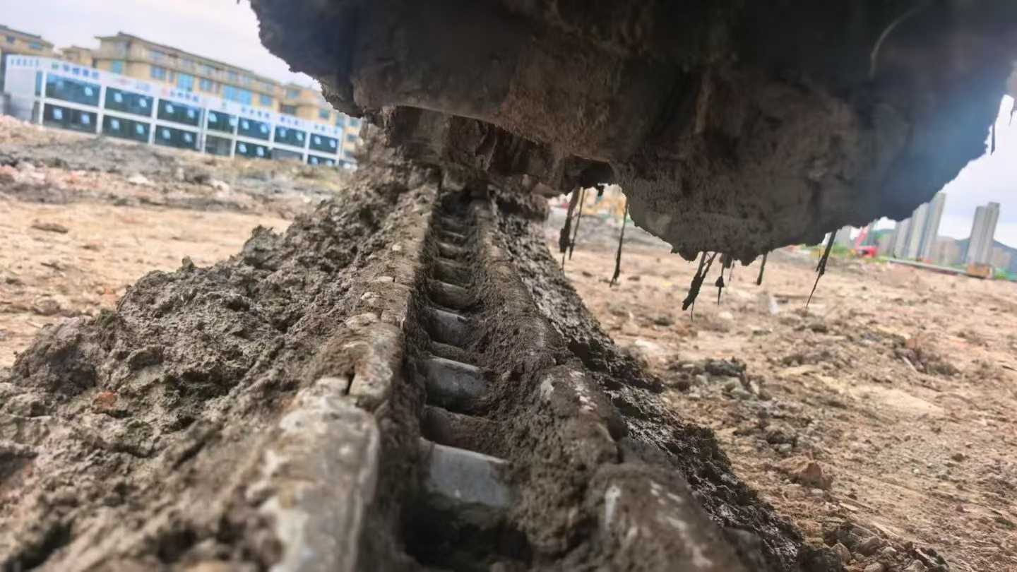 Used Kobelco SK210 Excavator 2016 Model / 4