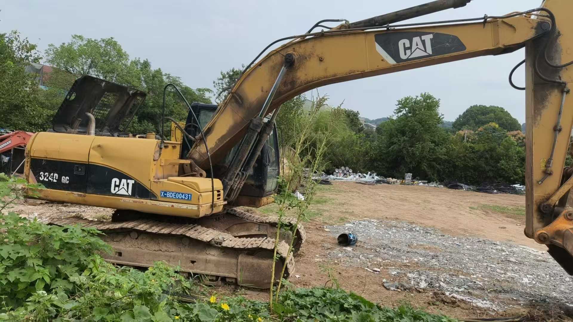 Used Caterpillar CT20 Excavator 2010 Model / 5