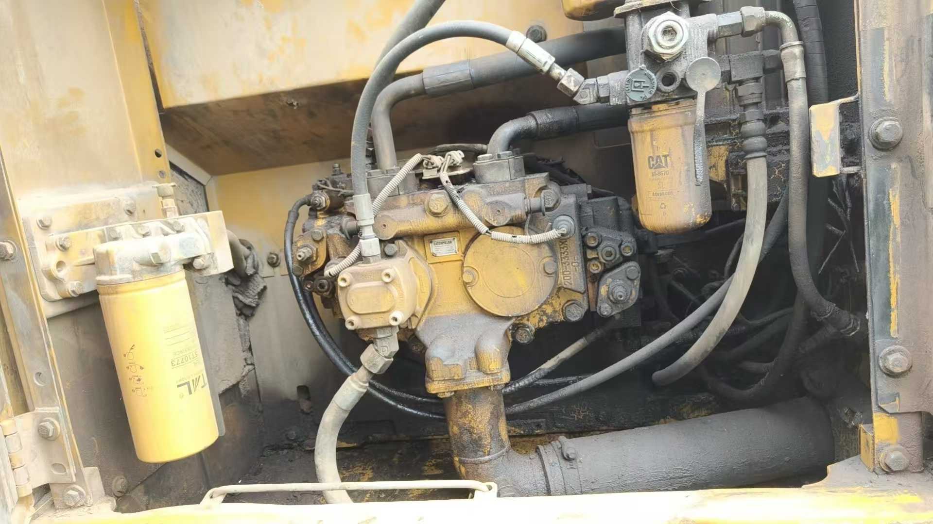 Used Caterpillar CT20 Excavator 2010 Model / 7