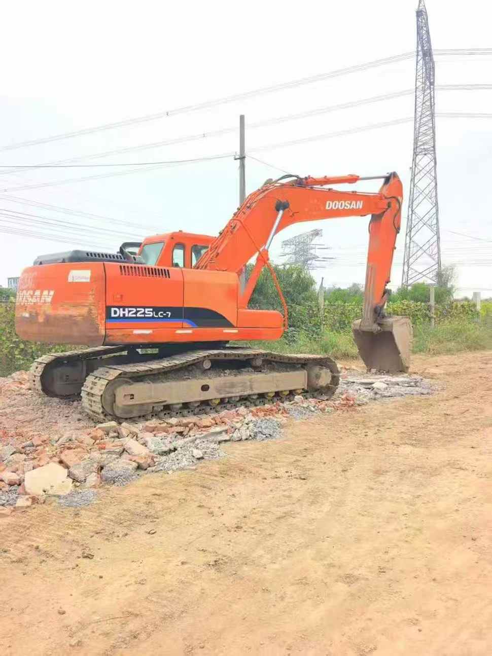 Used Doosan S225 Excavator 2016 Model / 4