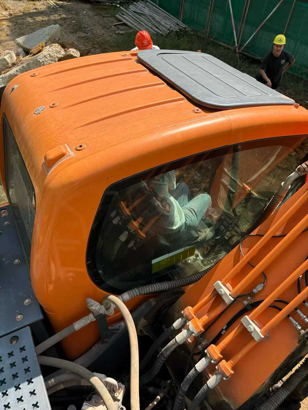 Used Doosan DH220 Excavator 2020 Model / 3