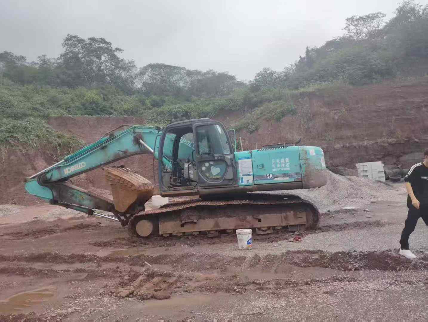 Used Kobelco SK200-6E Excavator 2016 Model / 2