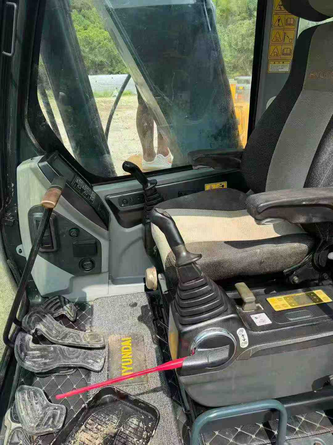 Used Hyundai R215VS Excavator 2022 Model / 8