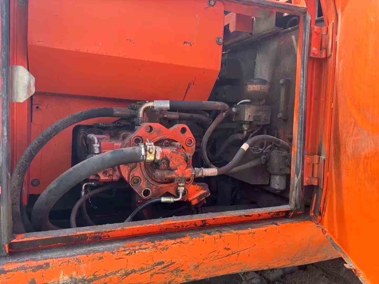 Used Doosan DH220-7 Excavator 2010 Model / 6