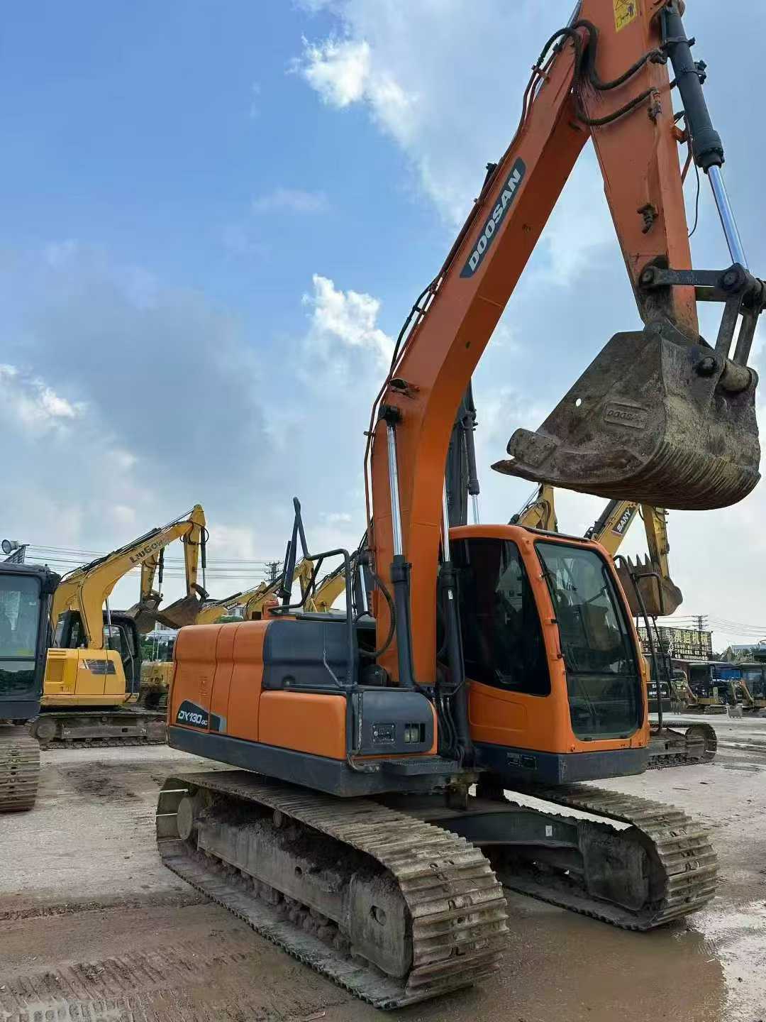 Used Doosan DX130-9CN Excavator 2020 Model / 5