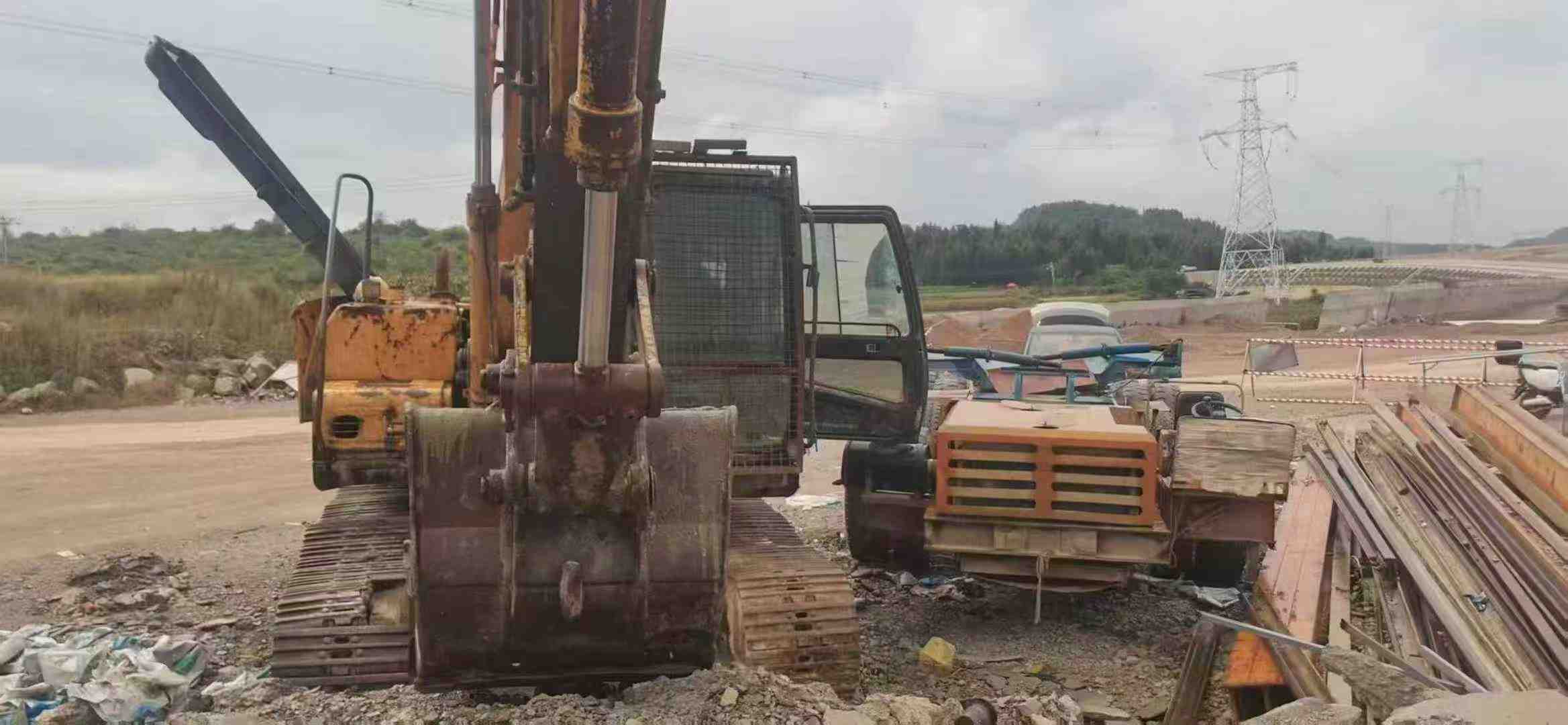 Used Hyundai R215-7 Excavator 2016 Model / 3