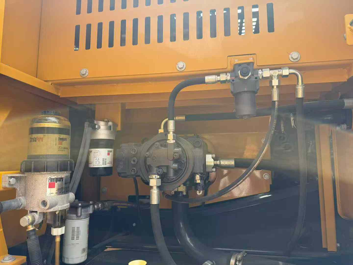 Used XCMG LW200 Excavator 2024 Model / 8