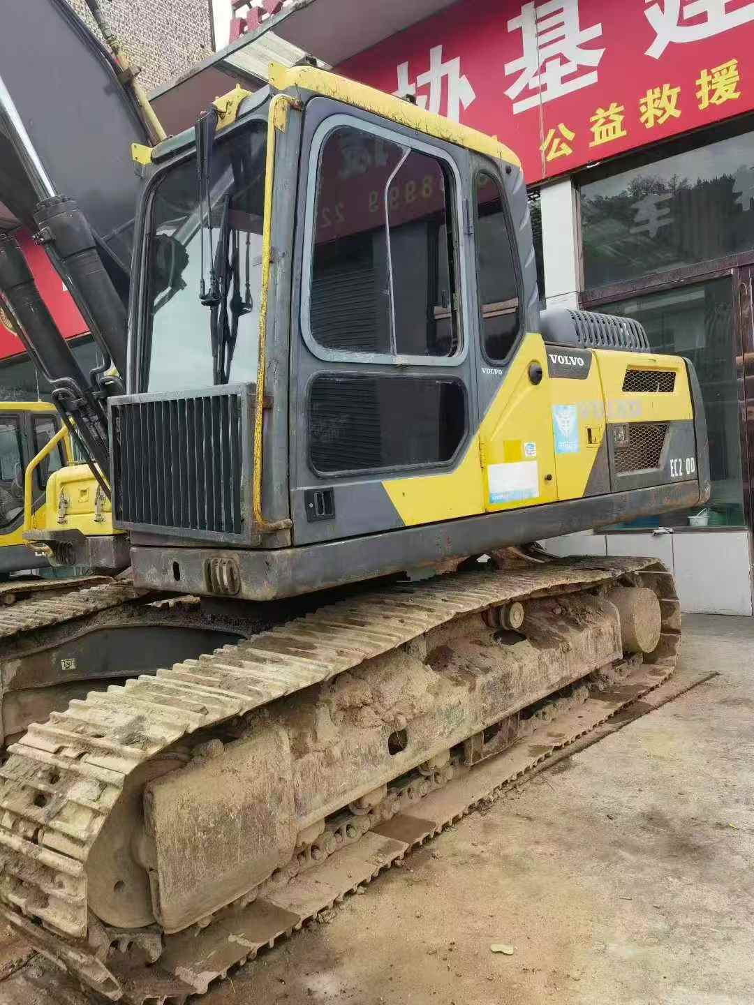 Used Volvo EW210C Excavator 2011 Model