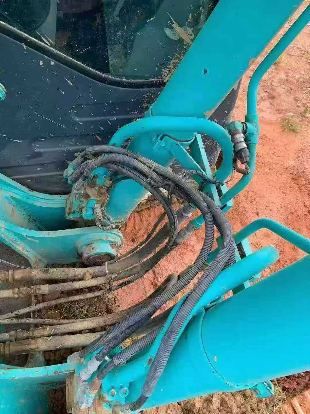 Used Kobelco SK200 Excavator 2012 Model / 4