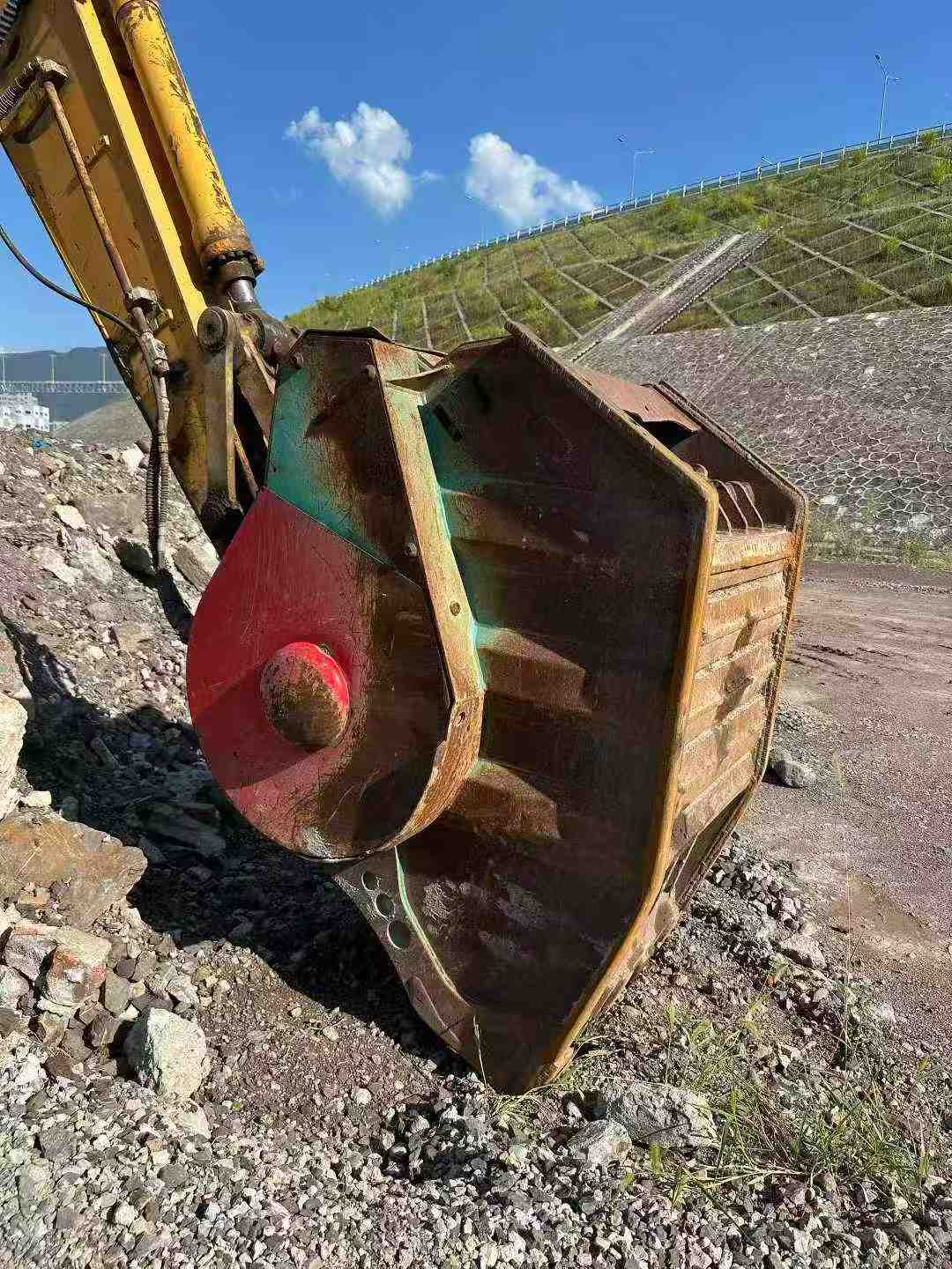 Used Hyundai R225-7 Excavator 2016 Model / 3