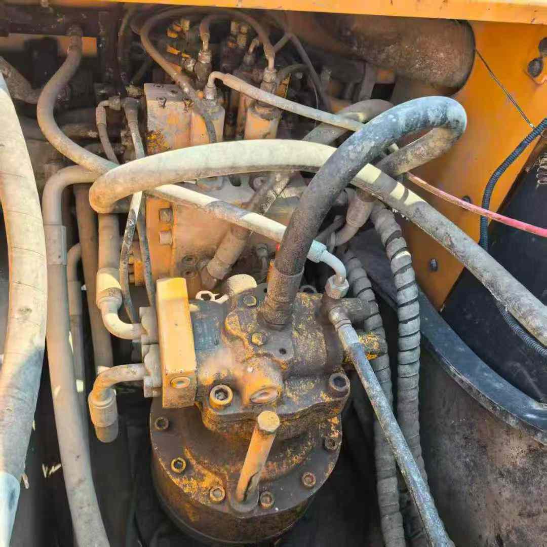 Used Hyundai R215-7 Excavator 2016 Model / 4