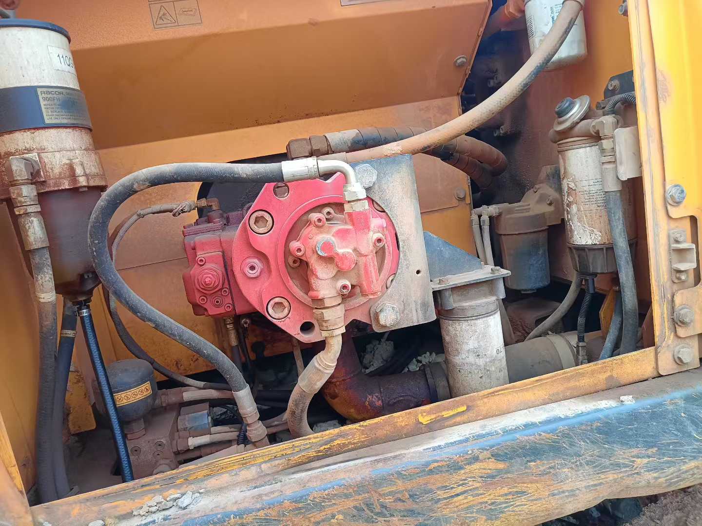 Used Hyundai R215VSN Excavator 2018 Model / 9