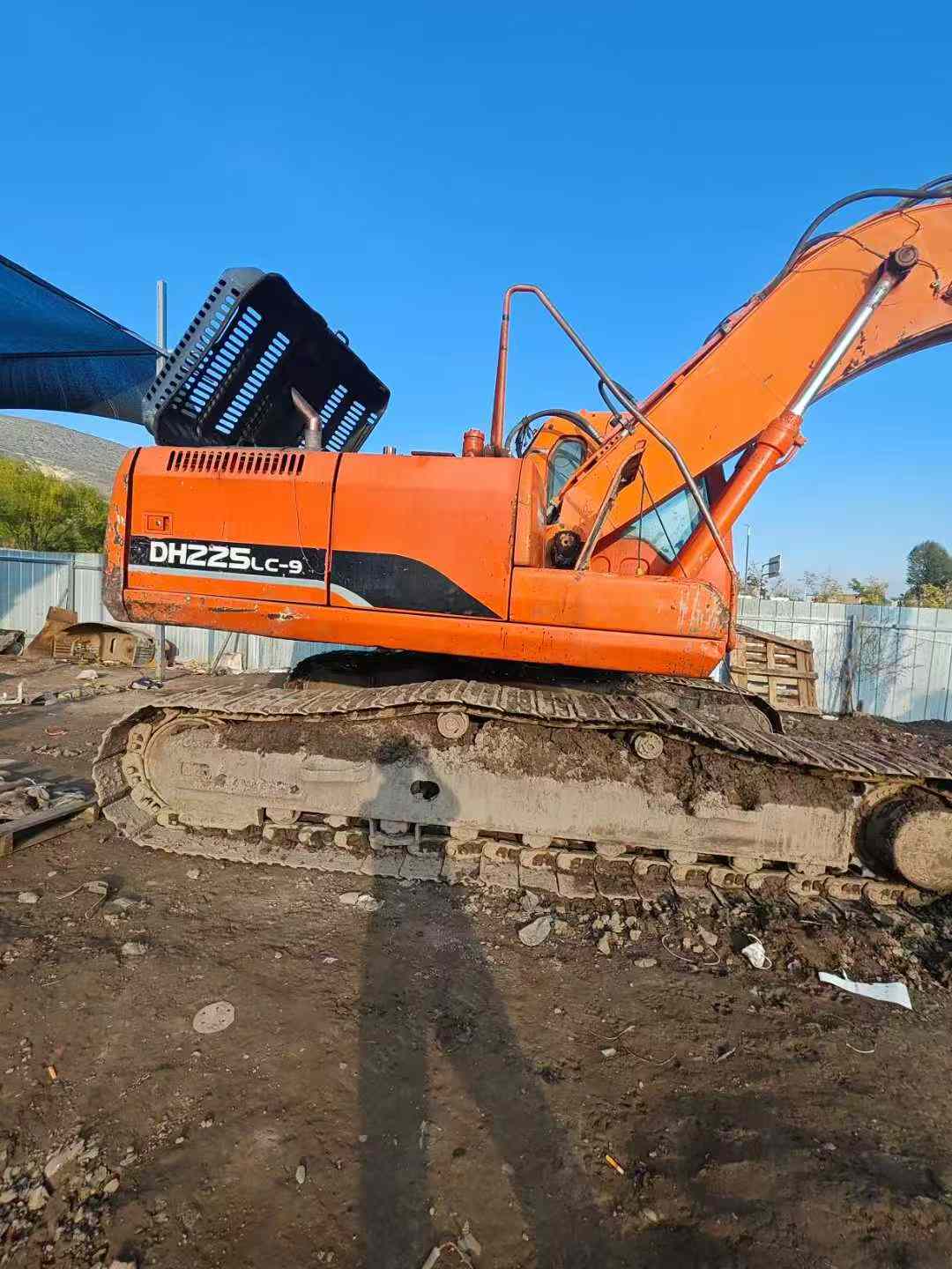 Used Doosan S225 Excavator 2012 Model / 7