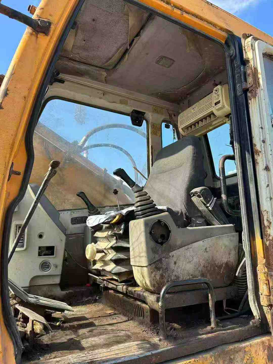 Used Hyundai R225-7 Excavator 2016 Model / 6