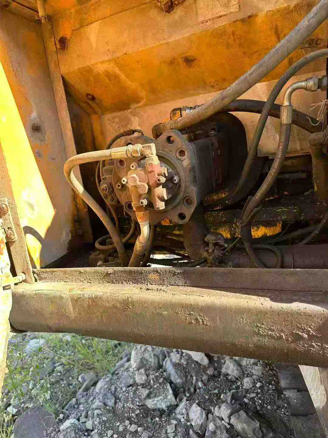 Used Hyundai R225-7 Excavator 2016 Model / 8