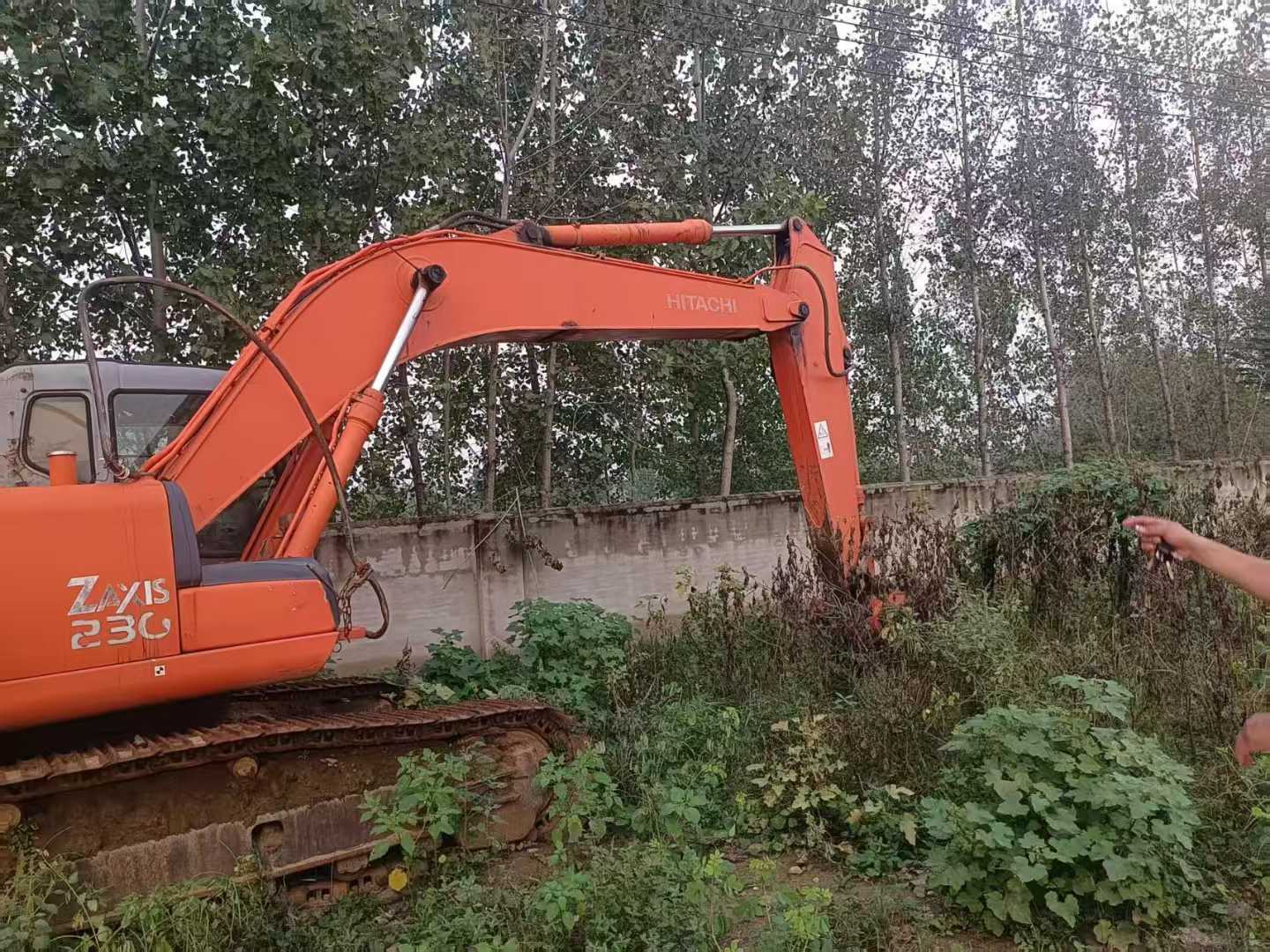 Used Hitachi ZAXIS200 Excavator 2005 Model